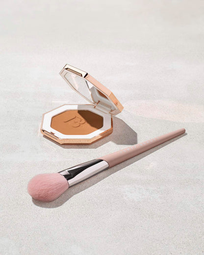 SCULPTING BRONZER BRUSH 195,