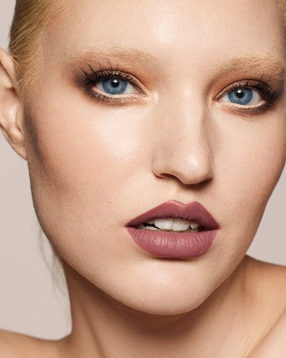light skin toned model wearing stunna lip paint in the shade uncuffed