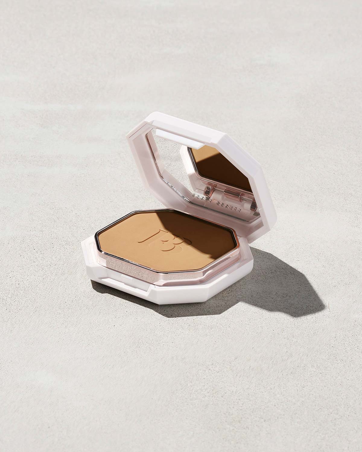 Pro Filt'r Soft Matte Powder Foundation — #235