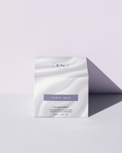 Closed box for the Instant Reset Overnight Gel Cream on a lilac background.